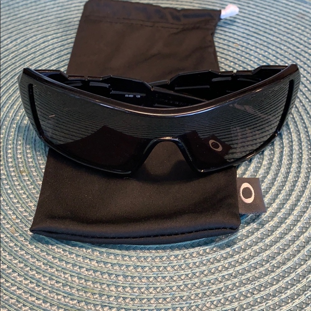 Oakley Men’s Sunglasses (Oil Rig)